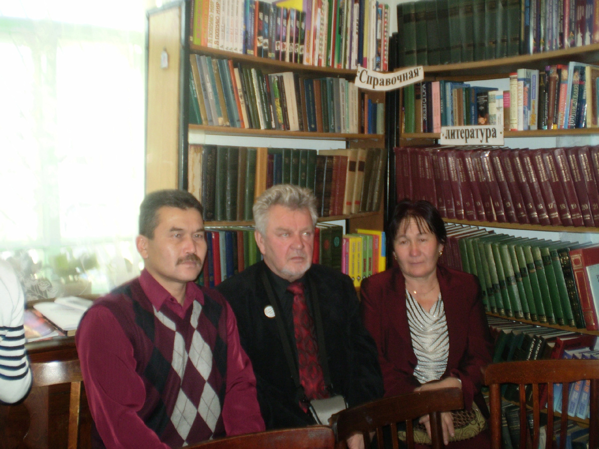 Слева - Владимир Хандуев, справа - Галина Ванжилова. Снимок из архива автора. 