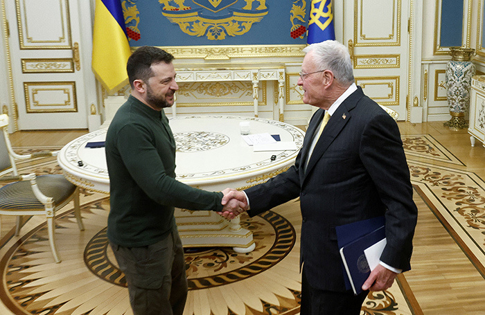    REUTERS/Thomas Peter