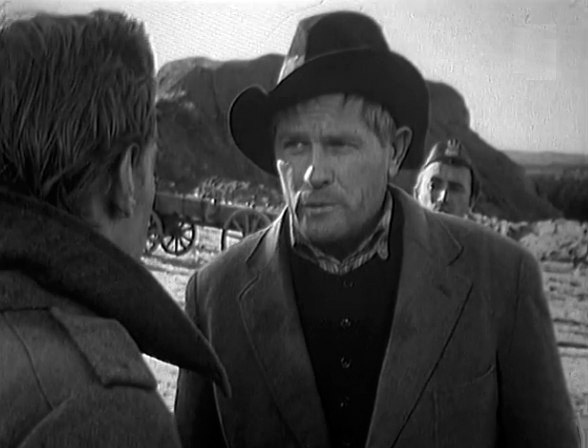 В 1950 окончил Ленинградский театральный институт им. А.Н.Островского (курс Л.С.Вивьена).