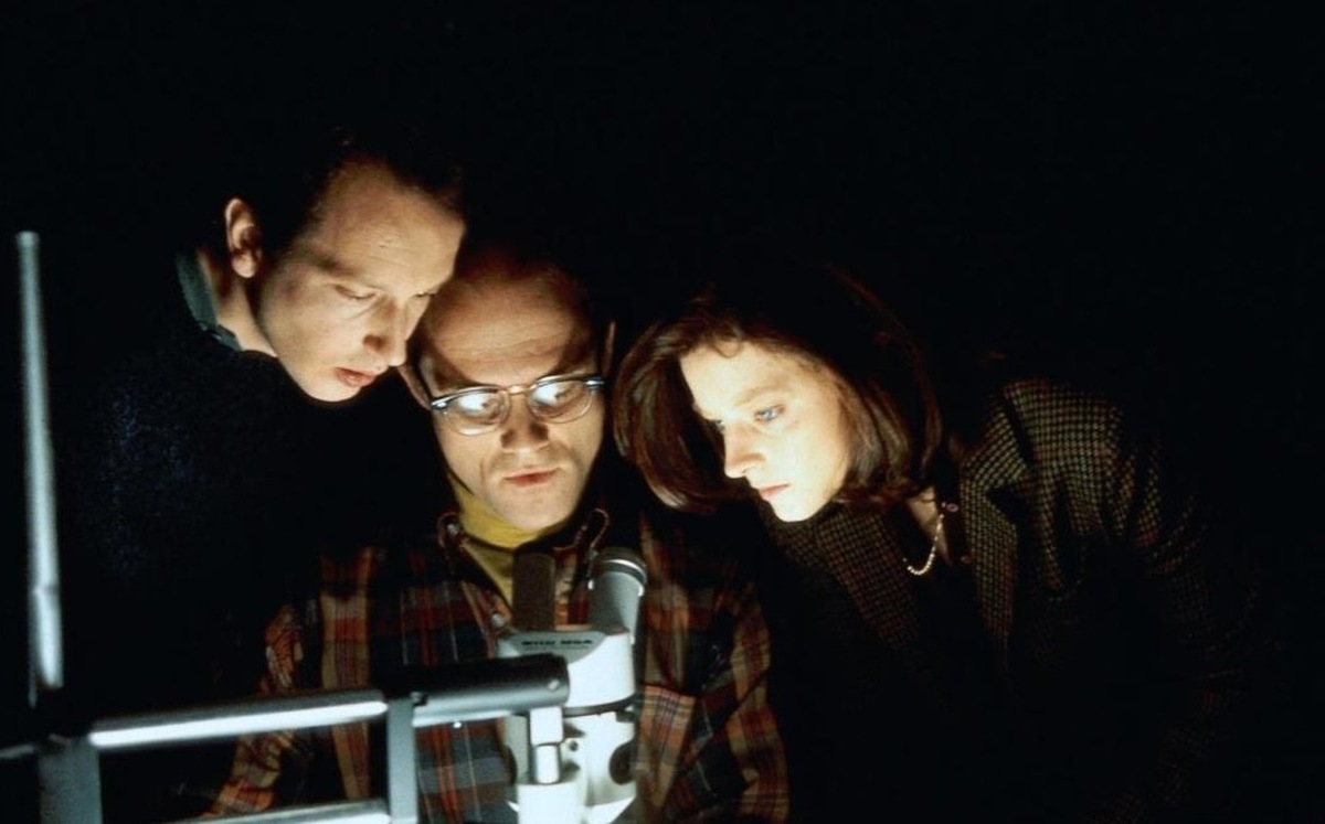 Кадры из фильма "Молчание ягнят" (1991).