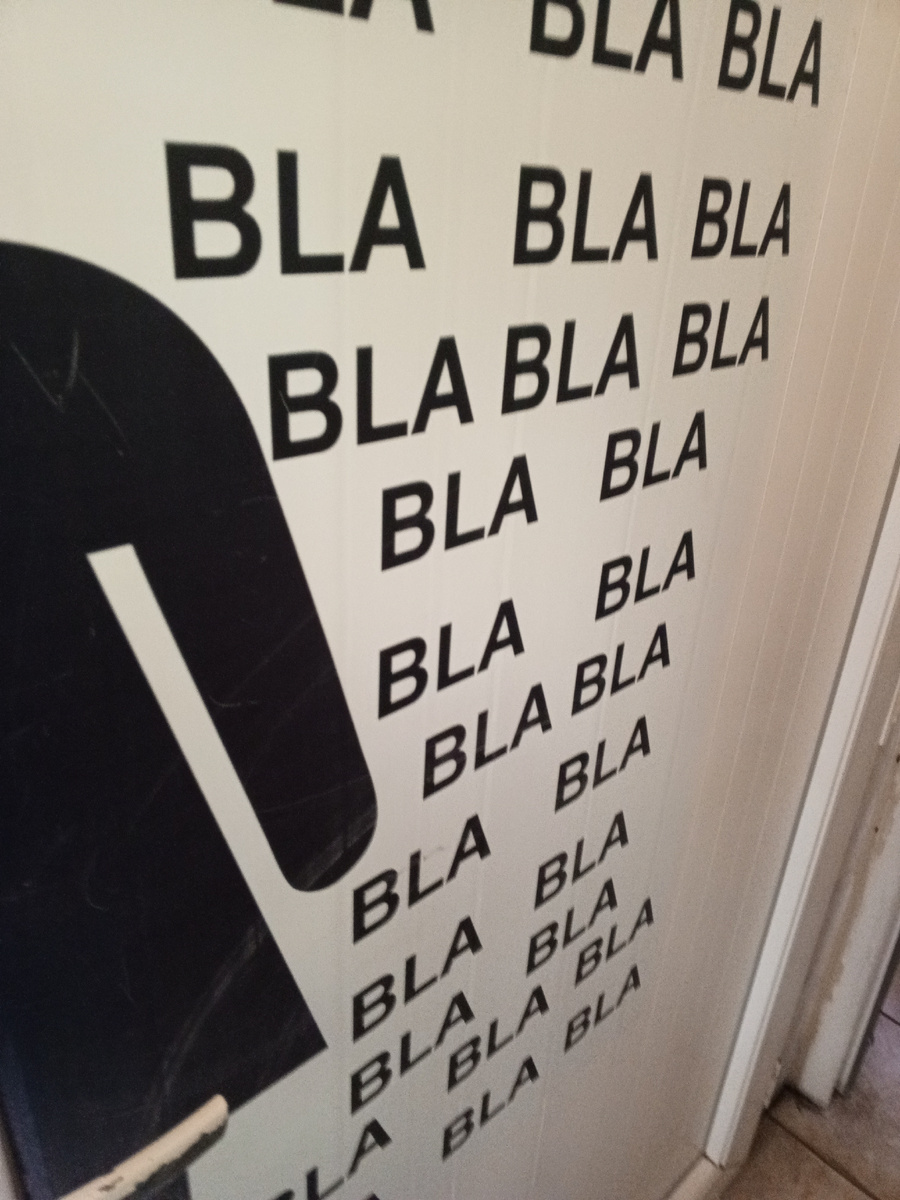 Дверь одного из туалетов в Алании