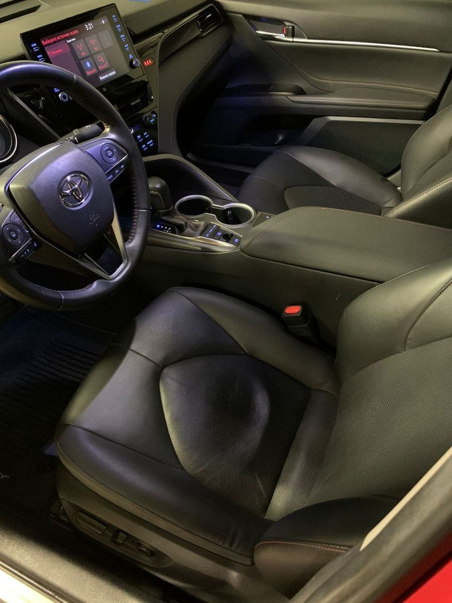 Тойота салон автомобиля