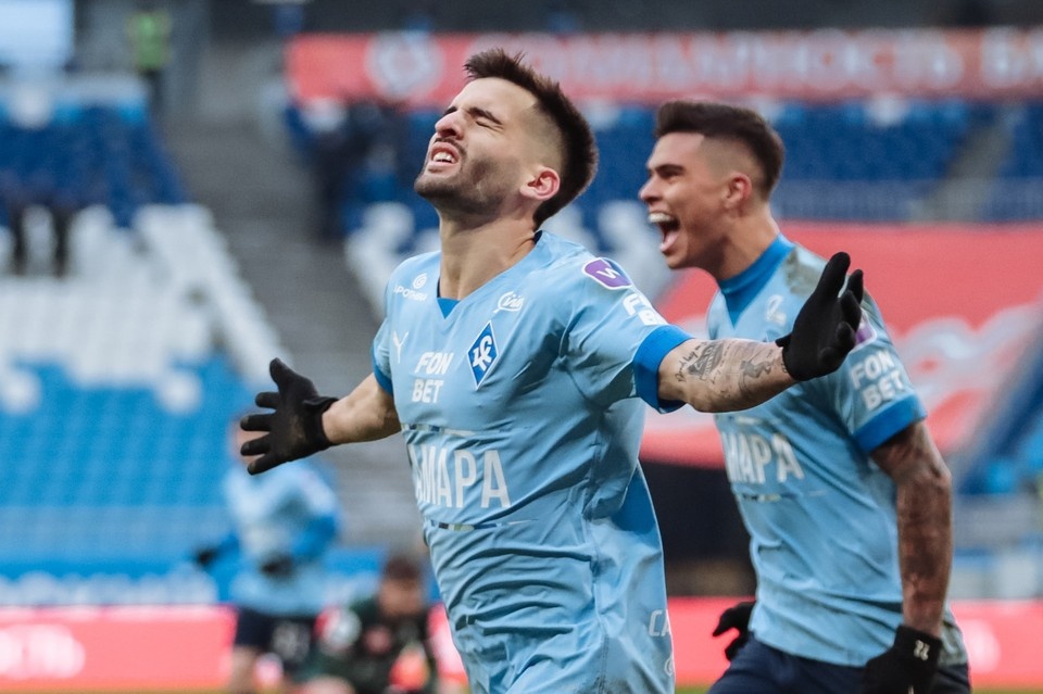    Сначала аргентинец взял в «КС» 28 номер, а потом сменил его на 10. Сайт ПФК "Крылья Советов"