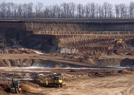    Зеленский отдал право продажи Украины своему министру иностранных дел?