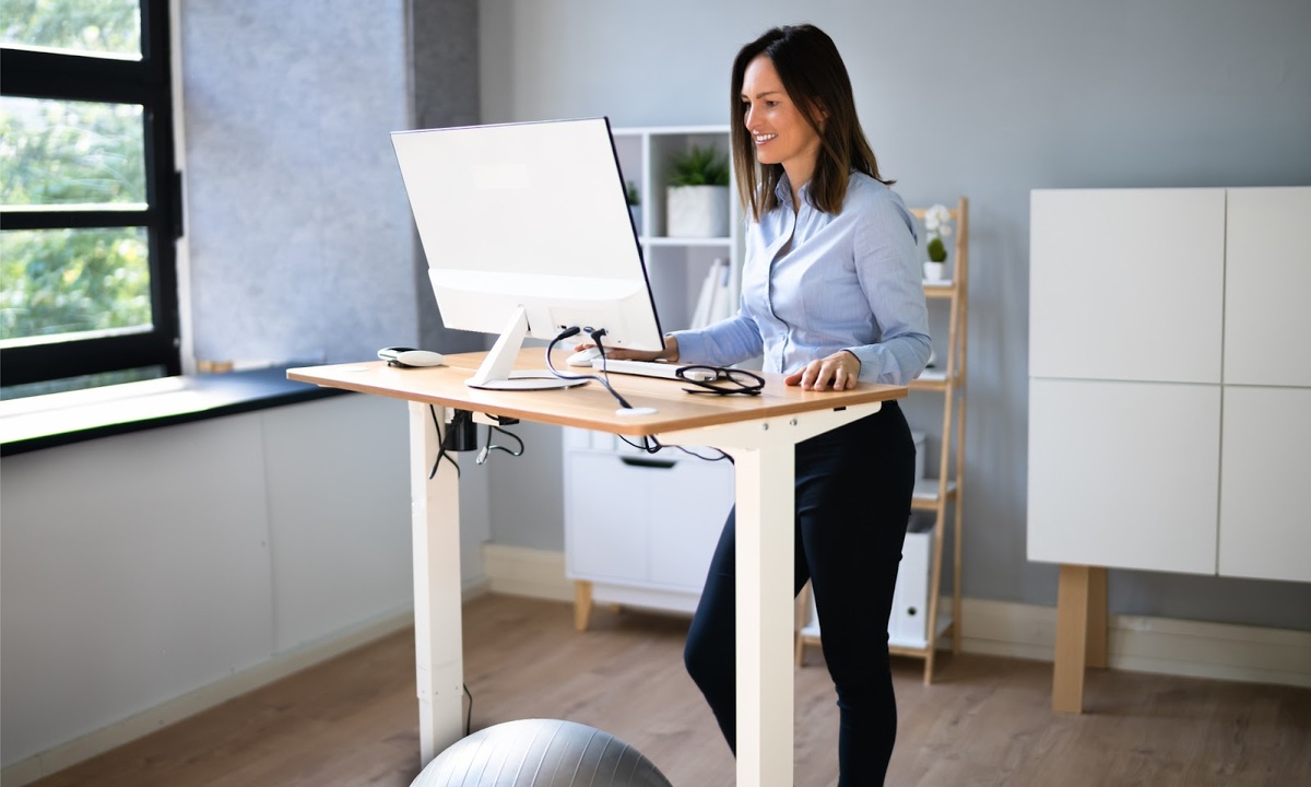 Ну вот, как-то так. Только стол у меня попроще