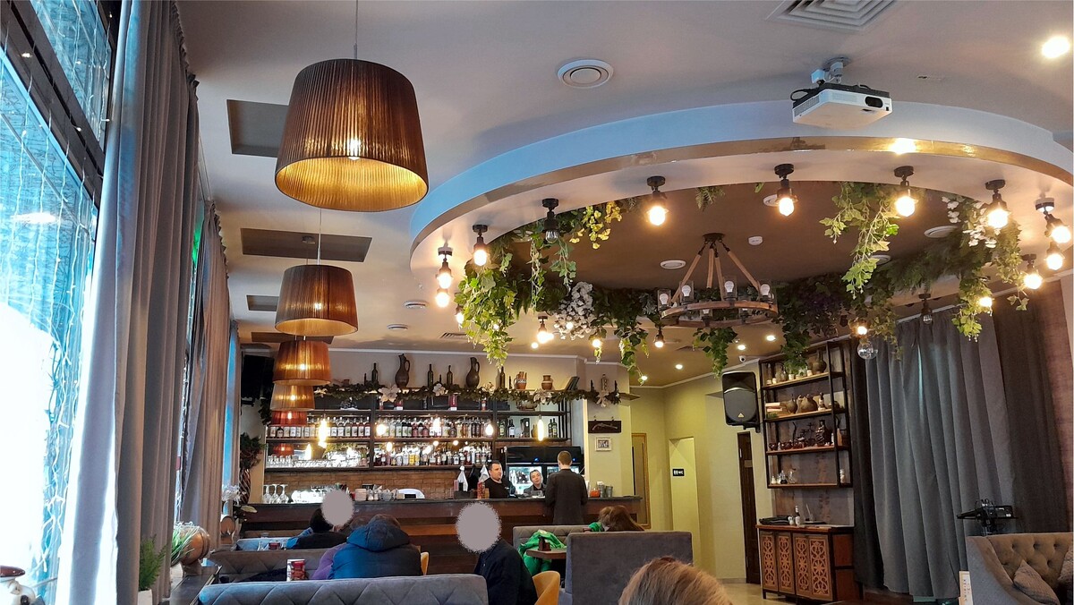 Интерьер зачетный. Спасибо, что собираетесь подписаться на этот канал.