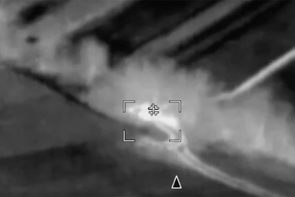 Расчет барражирующего боеприпаса «Ланцет» уничтожил ЗРПК «Тунгуска» ВСУ в Сумской области. Фото: Минобороны РФ