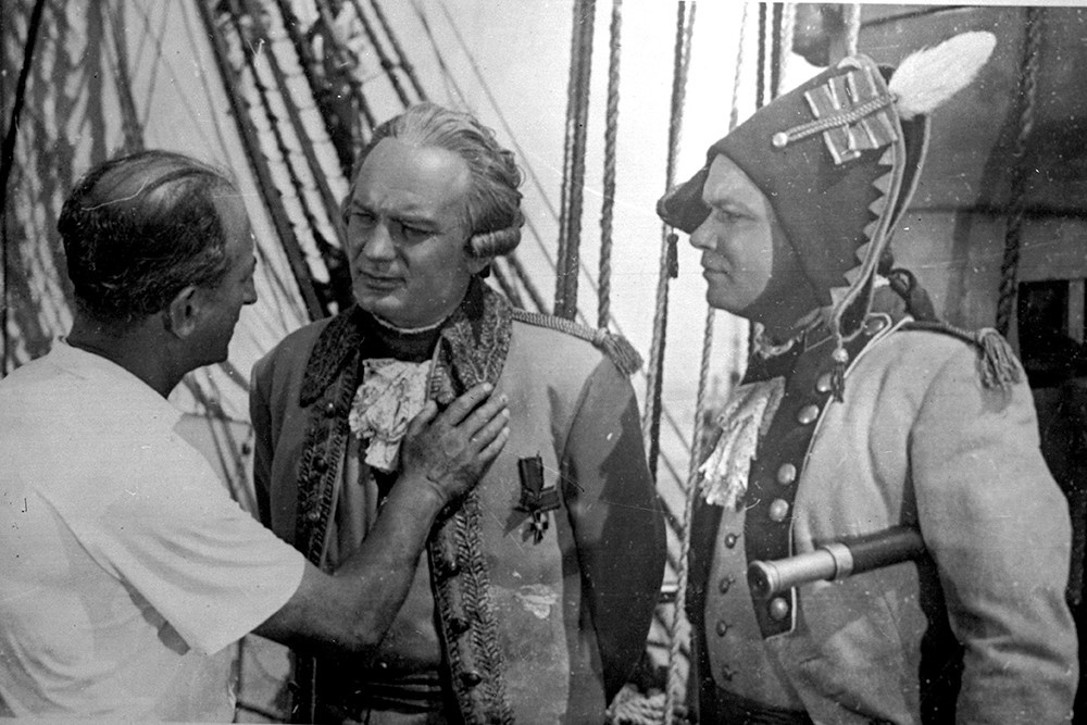    Режиссер Михаил Ромм, Иван Переверзев, Владимир Дружников на съемках фильма "Адмирал Ушаков" (1953 г.). / Фото: Предоставлено телеканалом "Патриот"