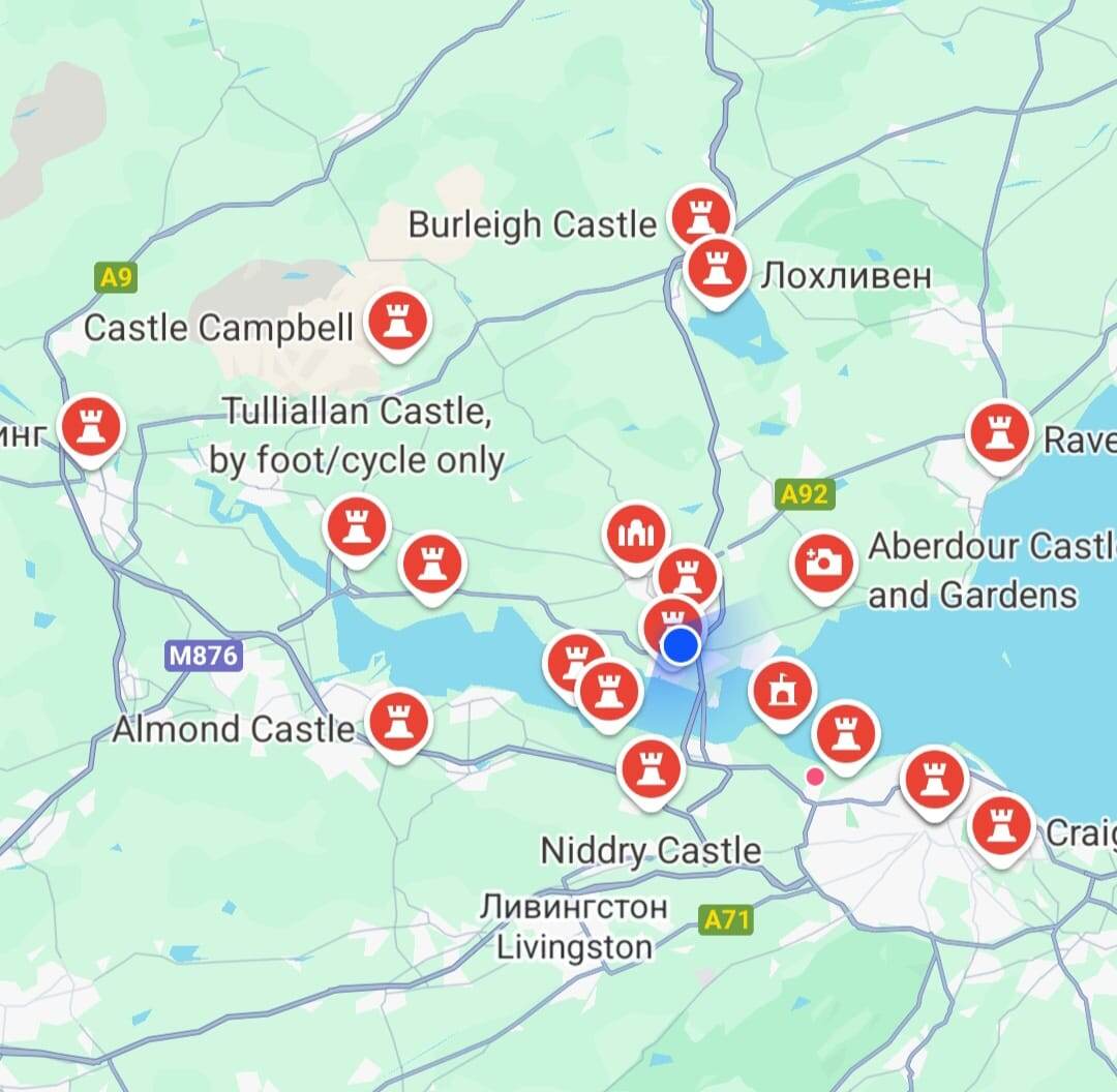 Это ответ на запрос в гугл картах, показать замки вокруг моего местоположения. Фото из личного архива.