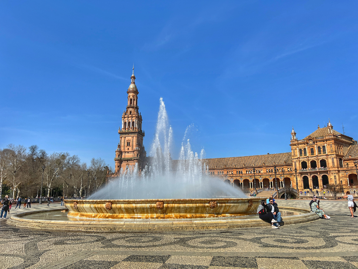 Площадь Испании, Севилья. Фото автора 