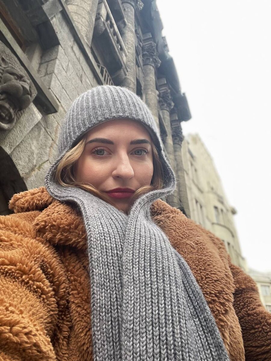 С бровями переборщила, могу, умею, практикую.))