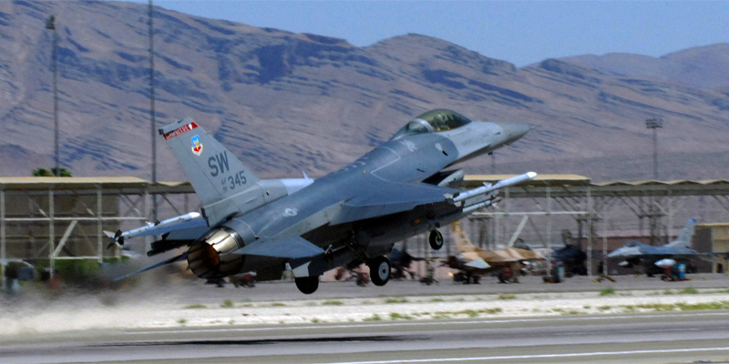 Самолёт пошел на взлет.  фото: картинки яндекса.