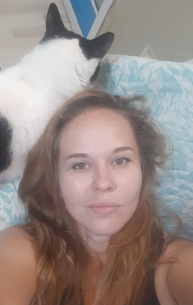 Я с русским Мотькой. Прилегли.