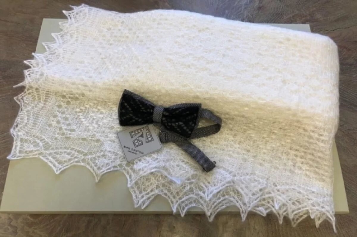    Президенту Ирана подарили оренбургский пуховый платок