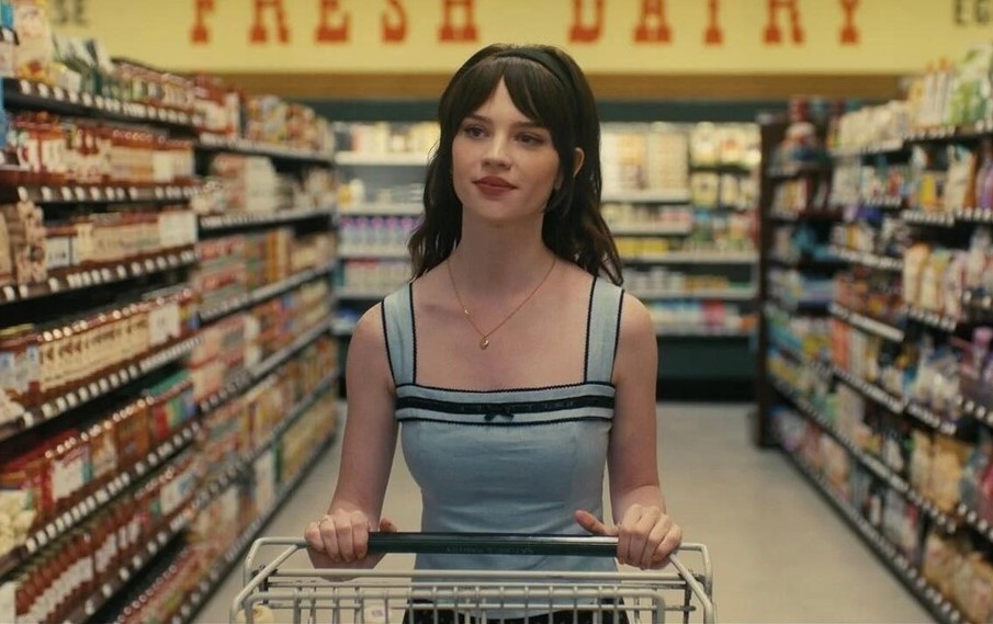 Знакомство в магазине.