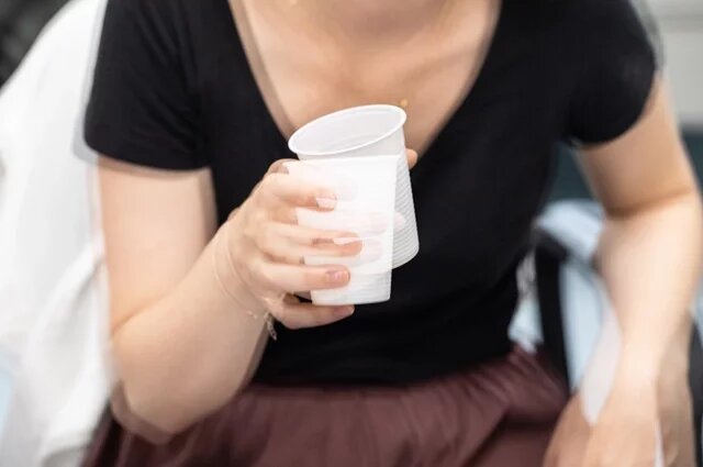    Как называется болезнь, когда трясутся руки и голова?