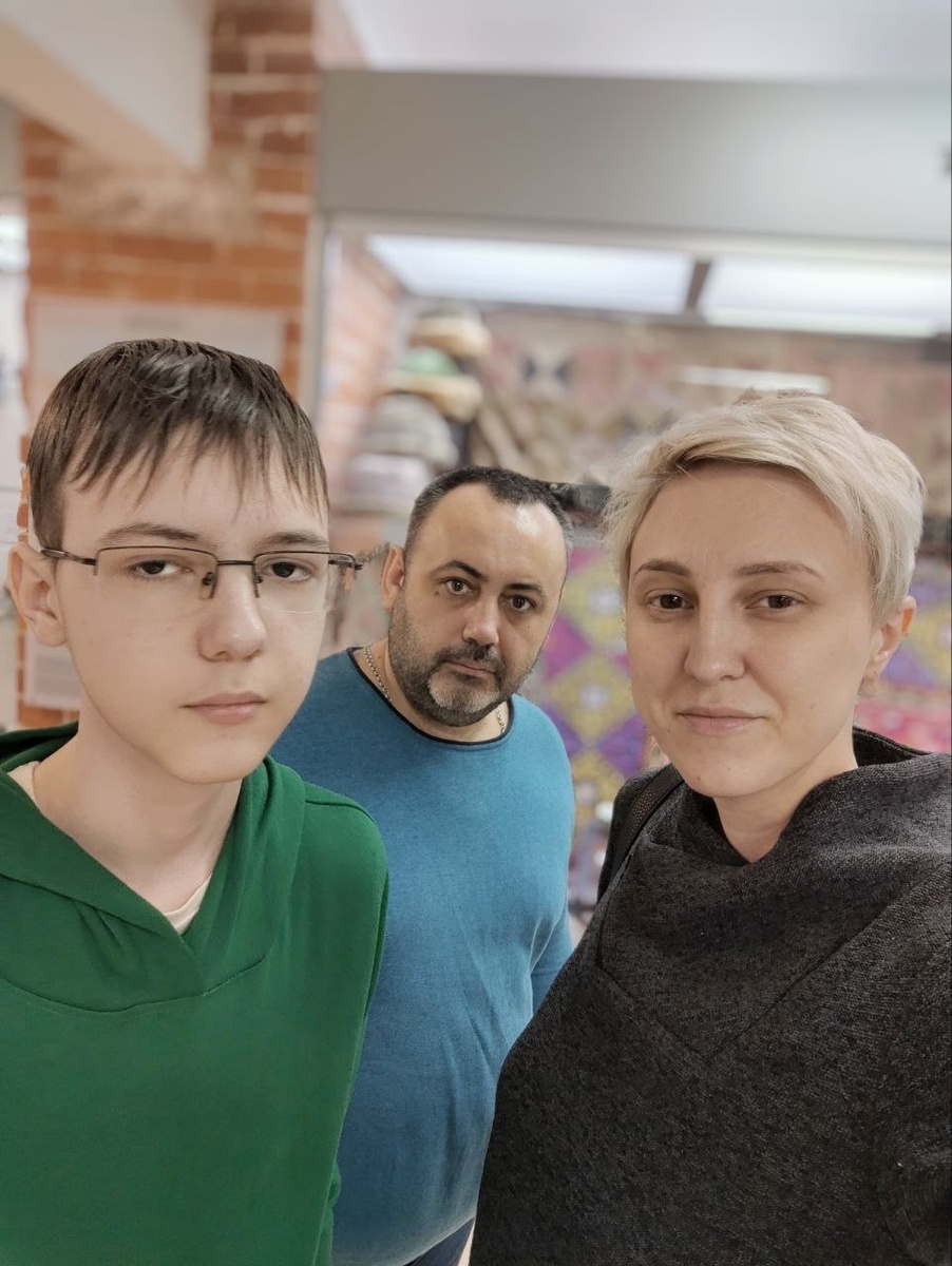 На фото выражение лица типичного подростка)))