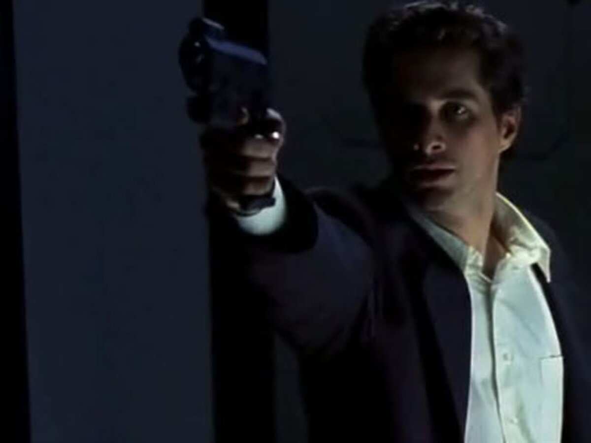 Пролистните изображение, чтобы увидеть следующий кадр из сериала «Вспомнить всё 2070» (1999)