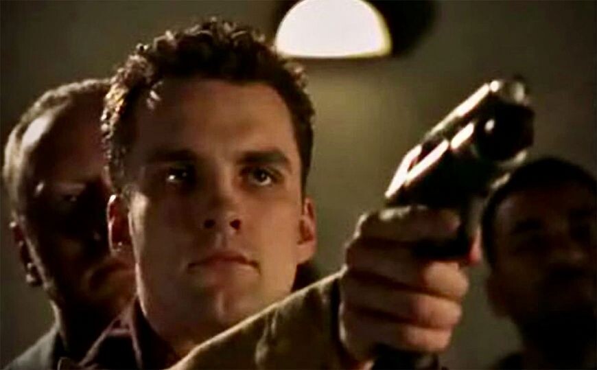 Пролистните изображение, чтобы увидеть следующий кадр из сериала «Вспомнить всё 2070» (1999)