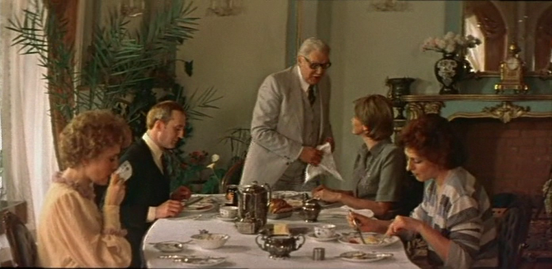 Кадр из фильма "Тайна черных дроздов" (1983)