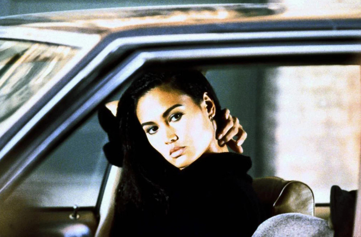 Пролистните изображение, чтобы увидеть следующий кадр из сериала «Восходящее солнце» (1993)