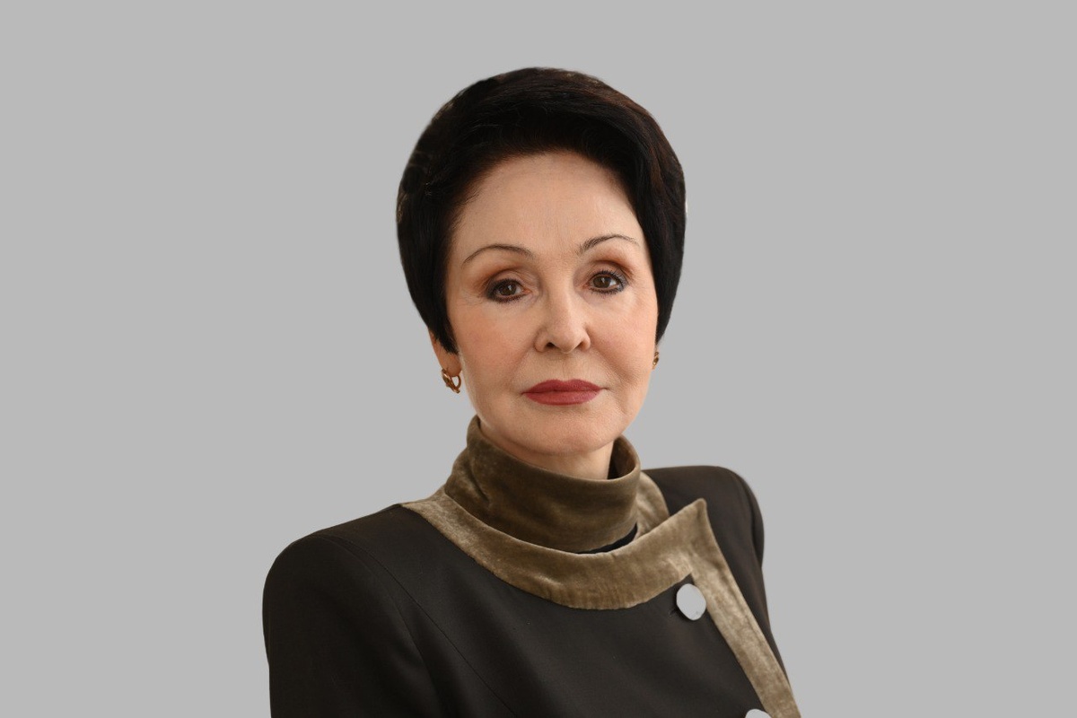    Депутат Тюменской областной Думы Галина Резяпова поздравляет с 23 февраля