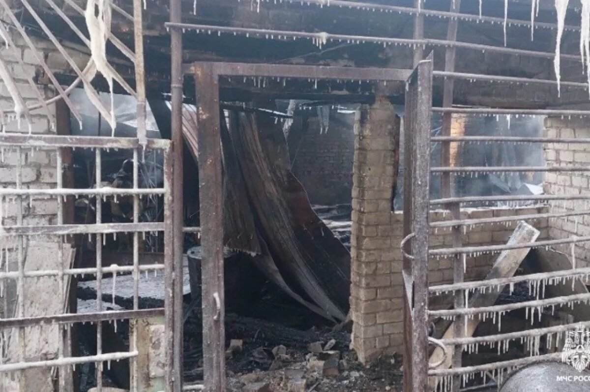    В томском селе Тимирязевское более 12 часов тушили пожар в магазине