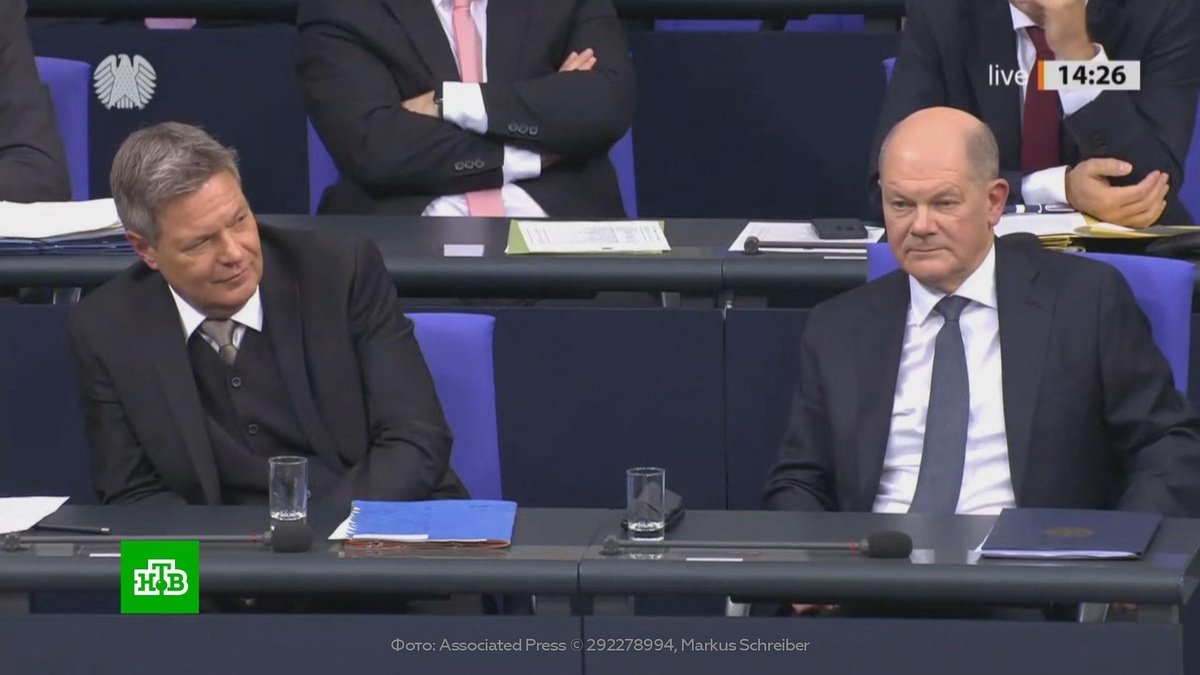    Бундестаг вынес вотум недоверия правительству Шольца