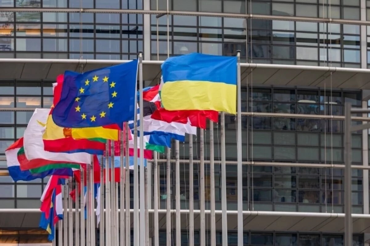    Сакс: Запад защищал свою гегемонию руками украинцев в 2022 году