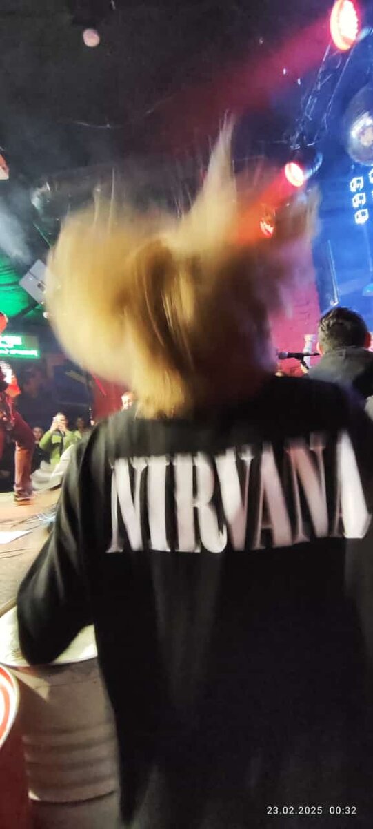 Сумасшедшие фанаты😁