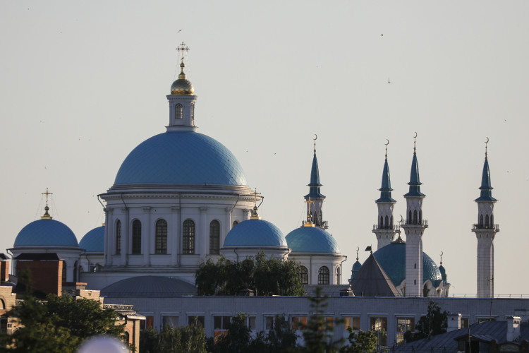    Круговые вехи небесных событий люди вольны наполнять своими смыслами или бессмыслицей.   
Фото: «БИЗНЕС Online»