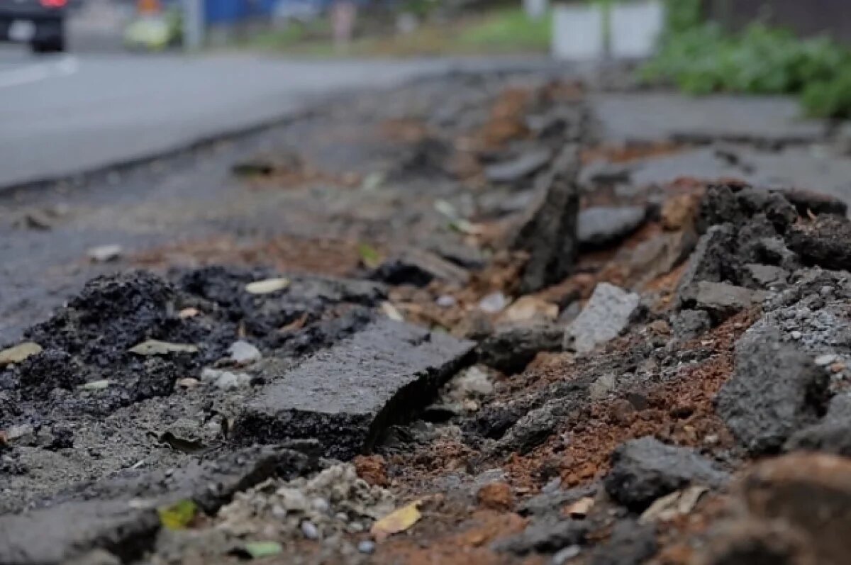    Мэр Владивостока Шестаков знает, что поможет сдавать дороги и школы в срок