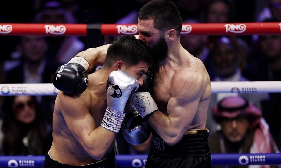    Бивол очень хотел стать абсолютным чемпионом мира и это ему удалось. Фото: Reuters