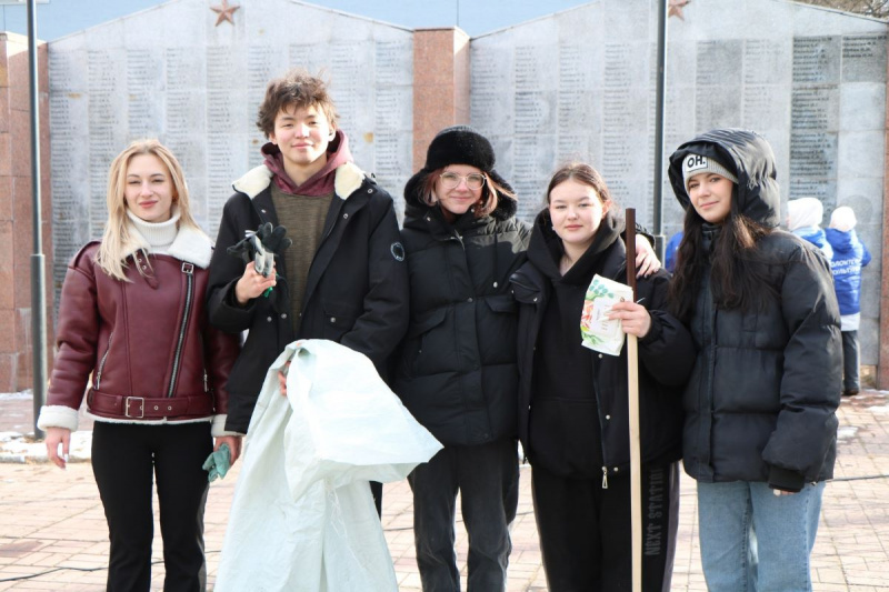 Патриотическая акция «Чистый памятник» / Администрация ЕМР