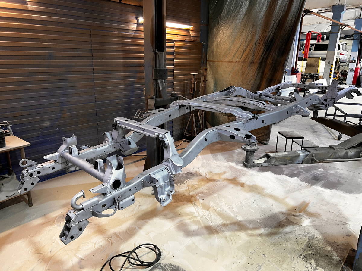 Пескоструйная обработка рамы в LFA Service