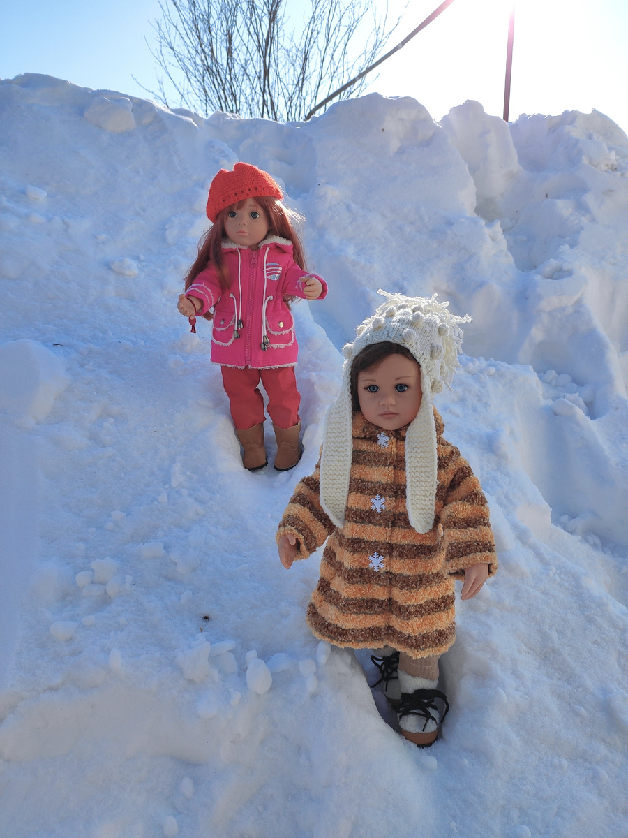 Лада рыженькая, а Маша в шубке