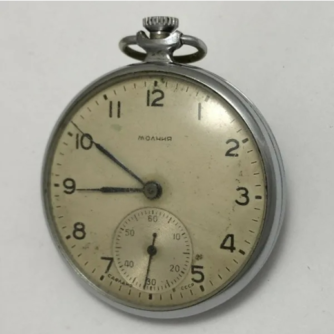 Я не знаю точно, какими именно часами награждали, но в сети все пишут, что именно такие вот - "Молния"... (фото из открытых источников)...