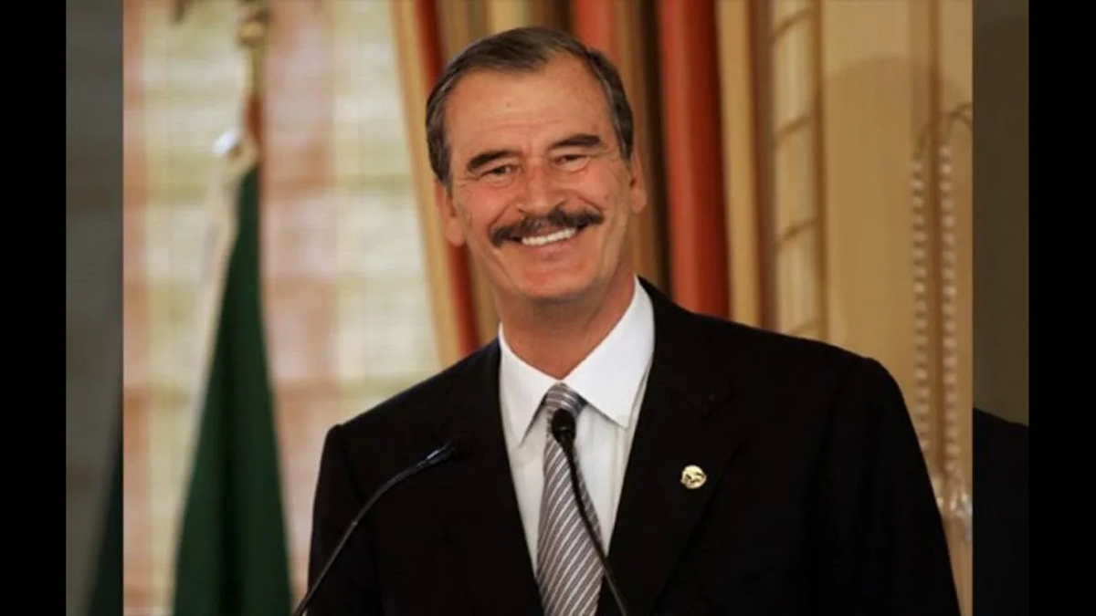 Висенте Фокс Кесада — кандидат от Партии национального действия, который был избран 69-м президентом Мексики 2 июля 2000 года.