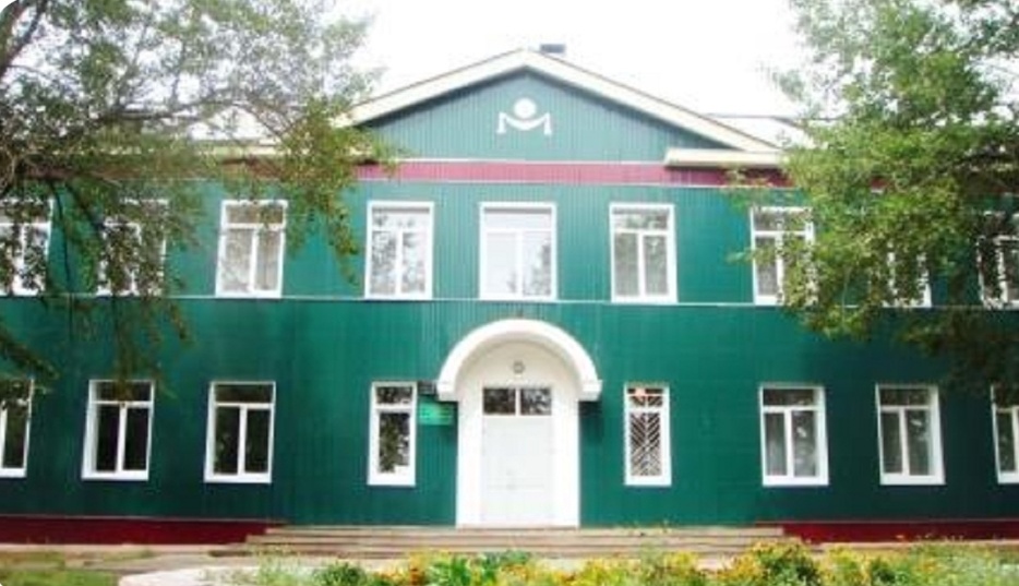 Школа 4 г.Черемхово сегодня. Типовое школьное здание довоенной постройки 20 века. 