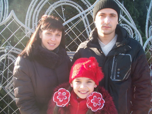 Вася со второй женой и дочерью от первой жены