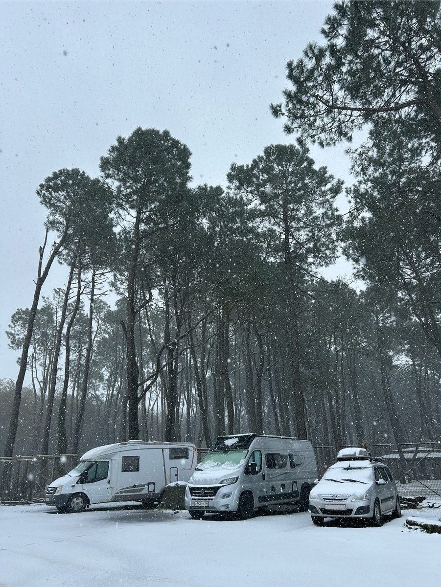 Фотография сделана ещё днём, снегопад усиливался