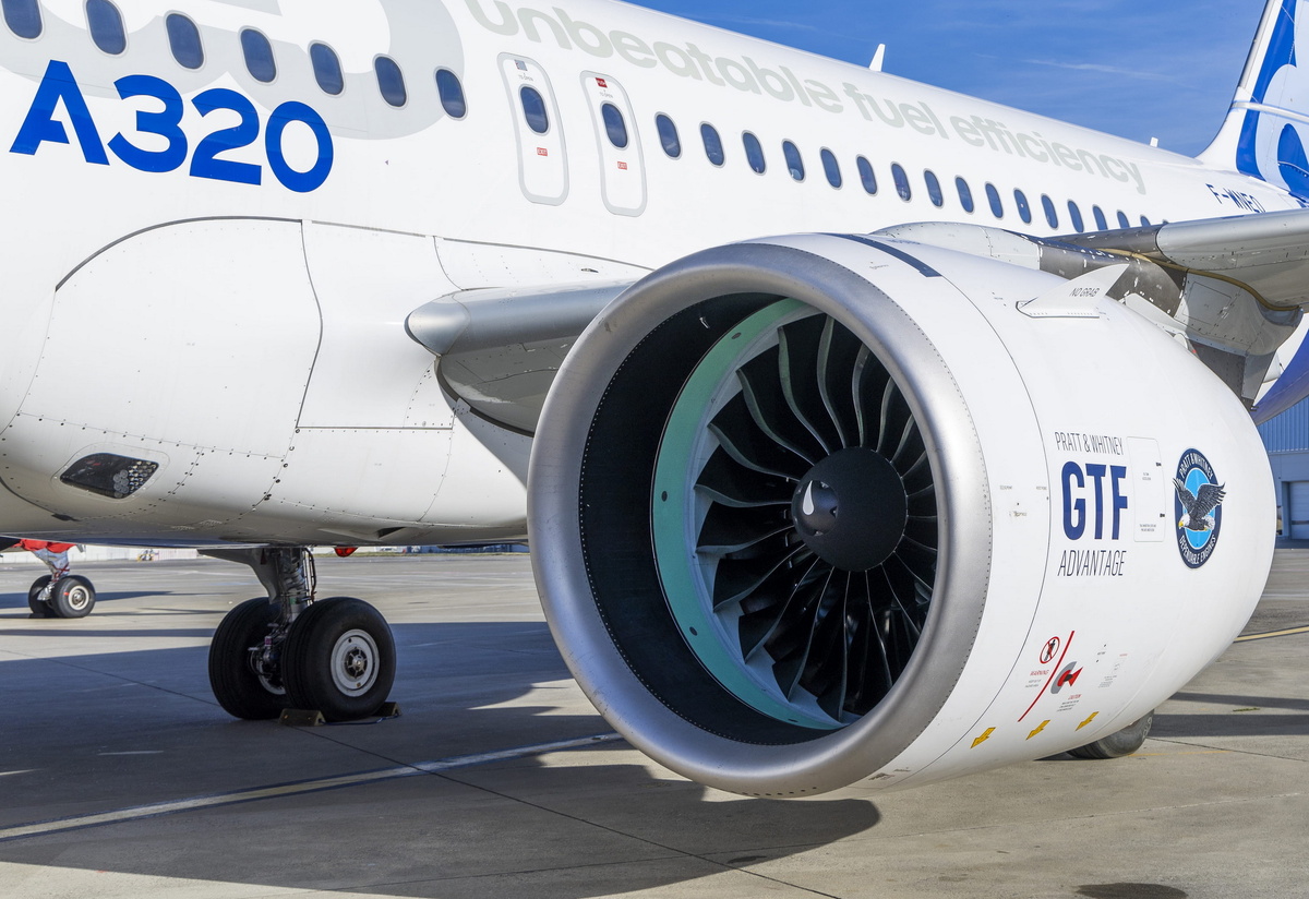 Редукторный двигатель PW1100G линейки GTF в составе самолета А320neo. Фото Airbus