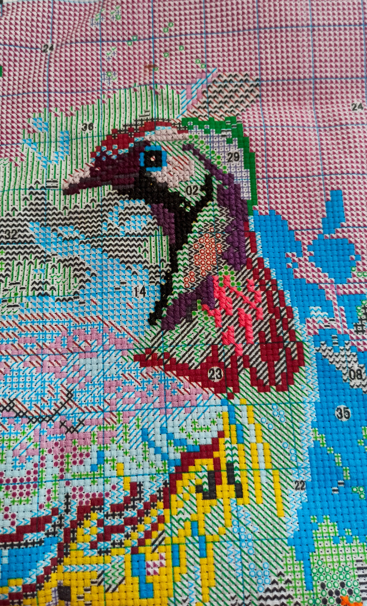 Голова павлина, вышивка