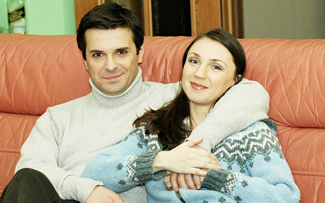 на фото Сергей Астахов и Виктория Адельфина