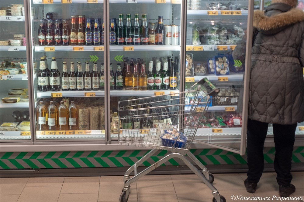 Уже набирает продукты