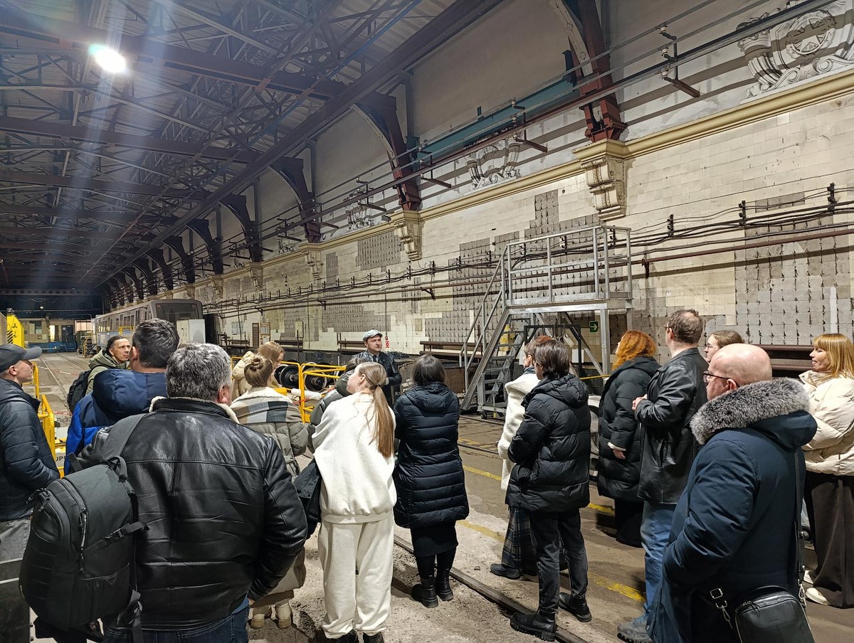 Рассказываю про станцию метро «Первомайская» в депо.