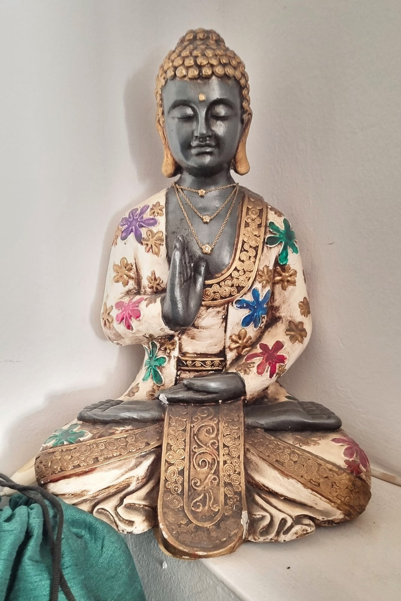 Вот, собственно, немного буддист