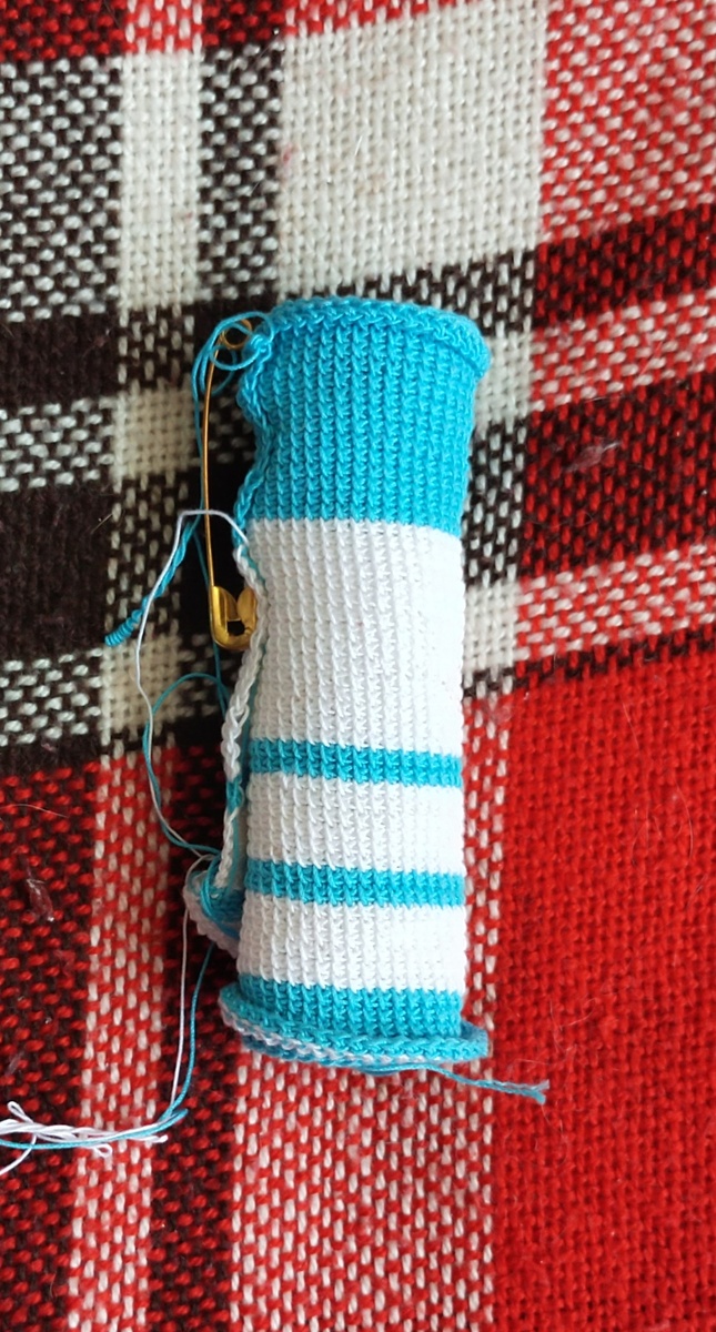 Пришлось перевязывать почти всю голубую полосу! 