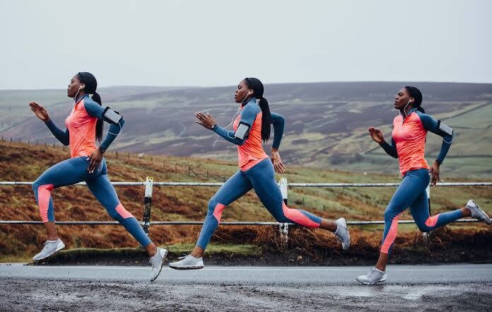 Очень полезно снять свой бег на видео с высокой частотой кадров, а затем внимательно проанализировать