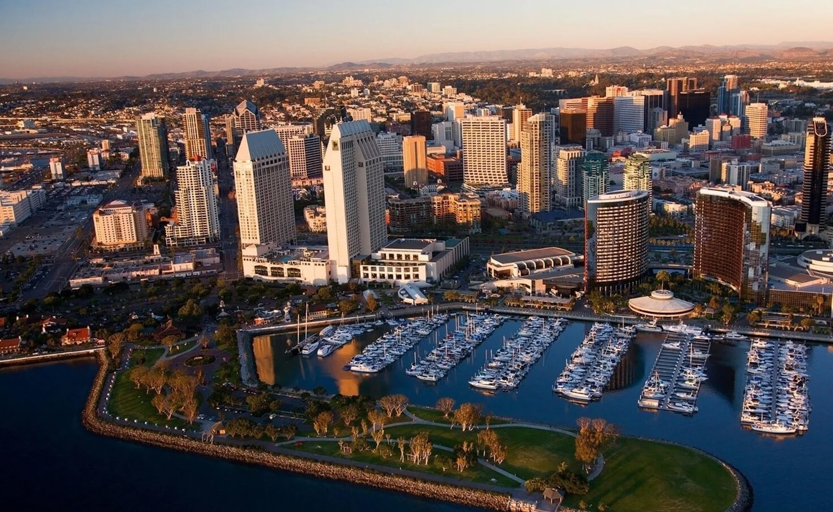    Сан-Диего &mdash; город в Калифорнии, известный своими пляжами и мягким климатом круглый год. Источник изображения: wallhere.com